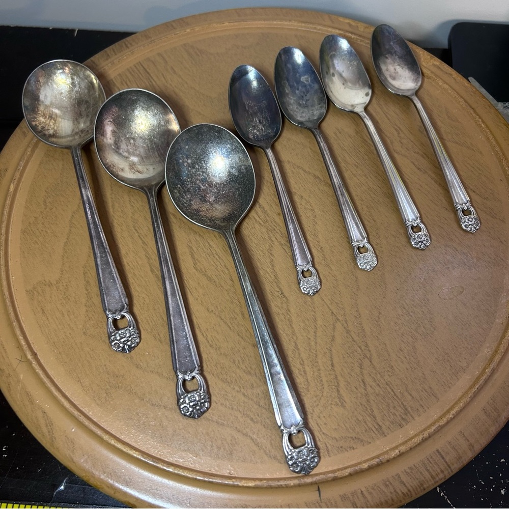 Vintage 1847‎ Rogers Bros Eternally Yours Silverplate Spoon Set of 7
